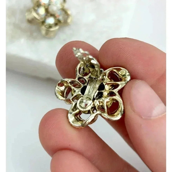 Vintage Gold Toned Floral Iridescent Stone Pearl Gemstone Stud Earrings - Picture 7 of 9